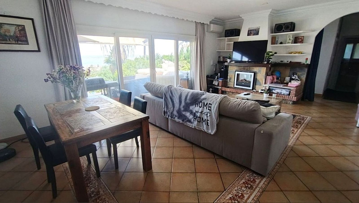 3 Bed Townhouse for sale in Estepona Costa Del Sol, Málaga, Spain