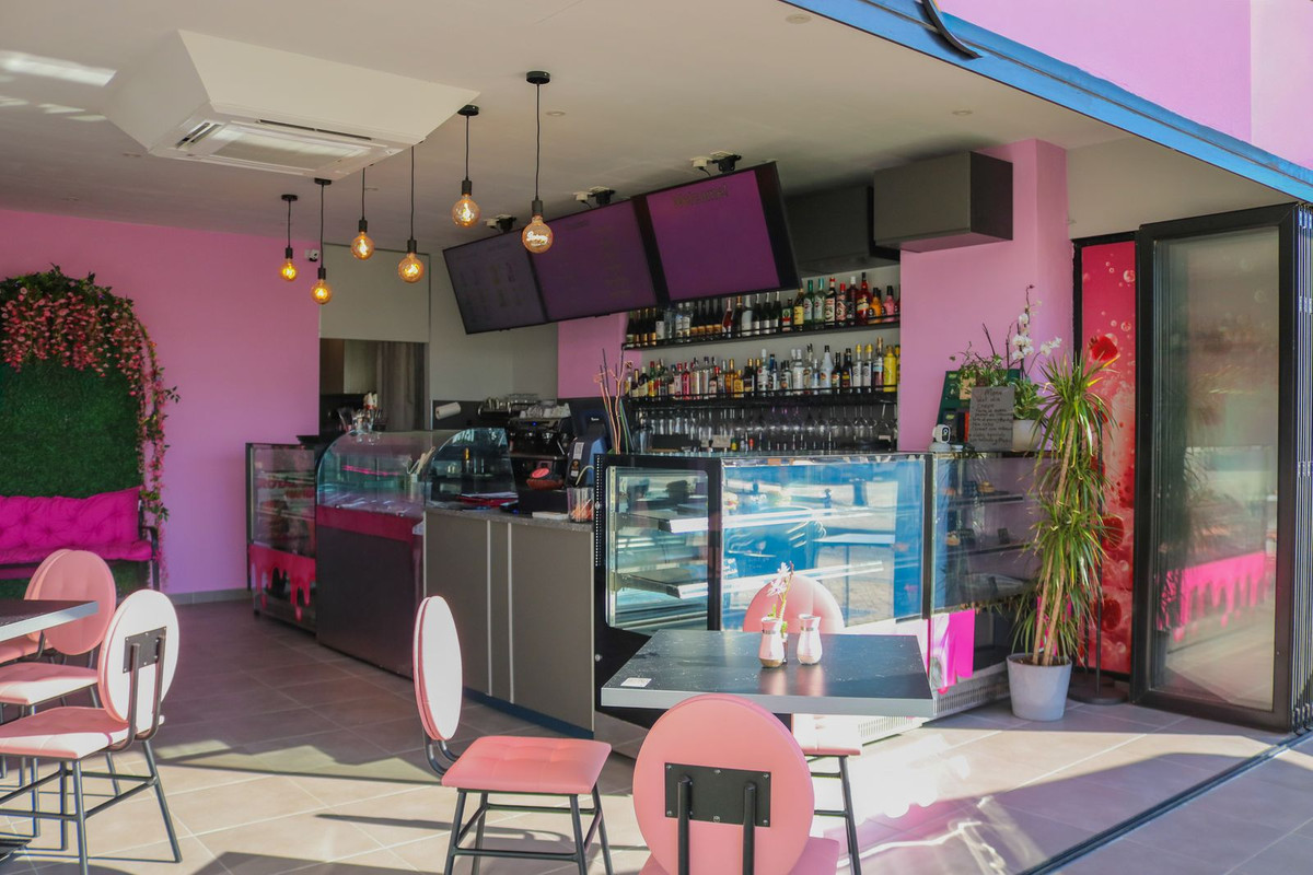 Commercial unit for sale in Fuengirola Costa Del Sol, Málaga, Spain