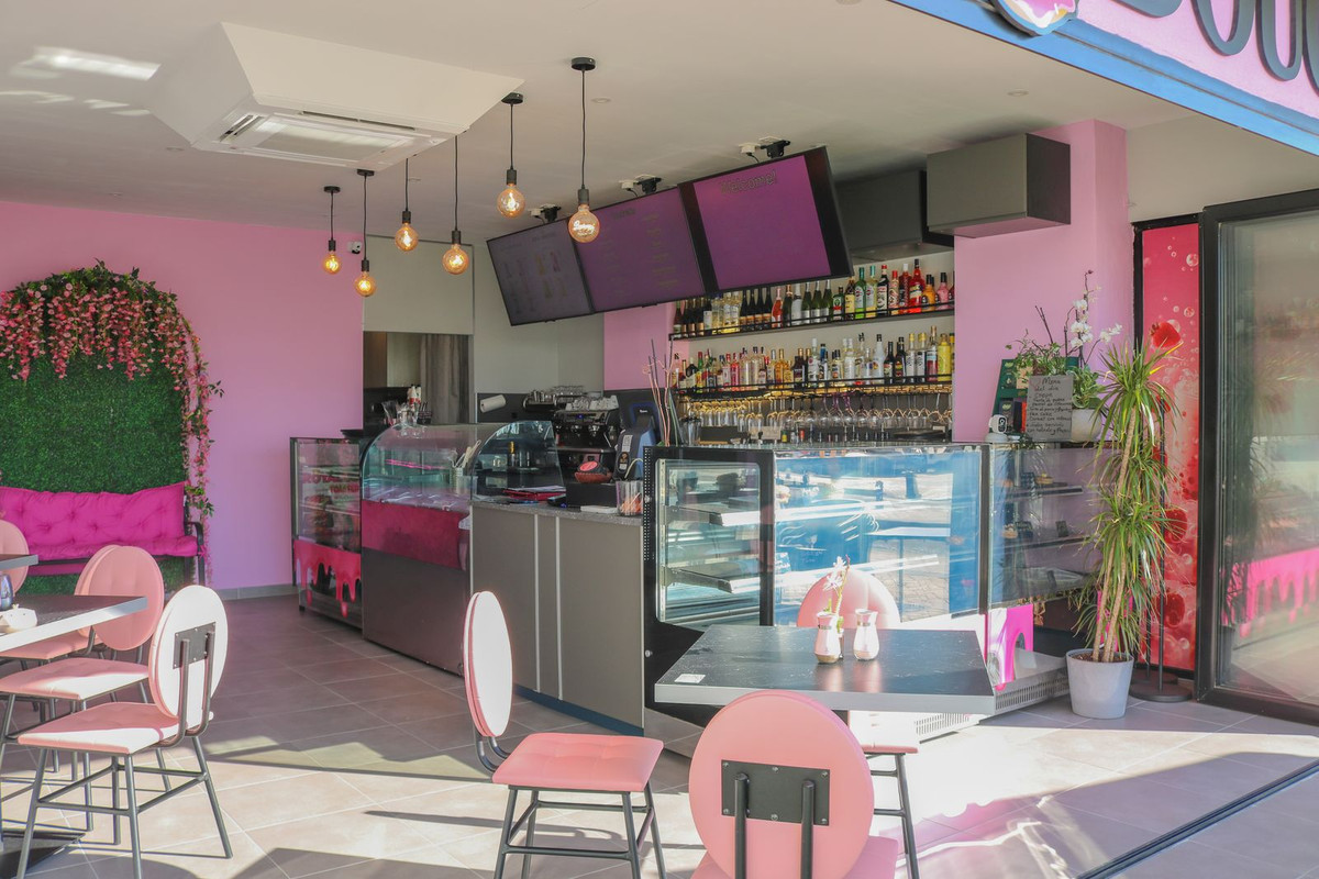 Commercial unit for sale in Fuengirola Costa Del Sol, Málaga, Spain