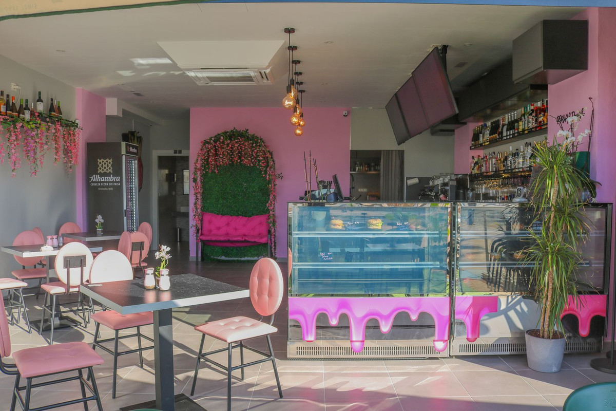 Commercial unit for sale in Fuengirola Costa Del Sol, Málaga, Spain