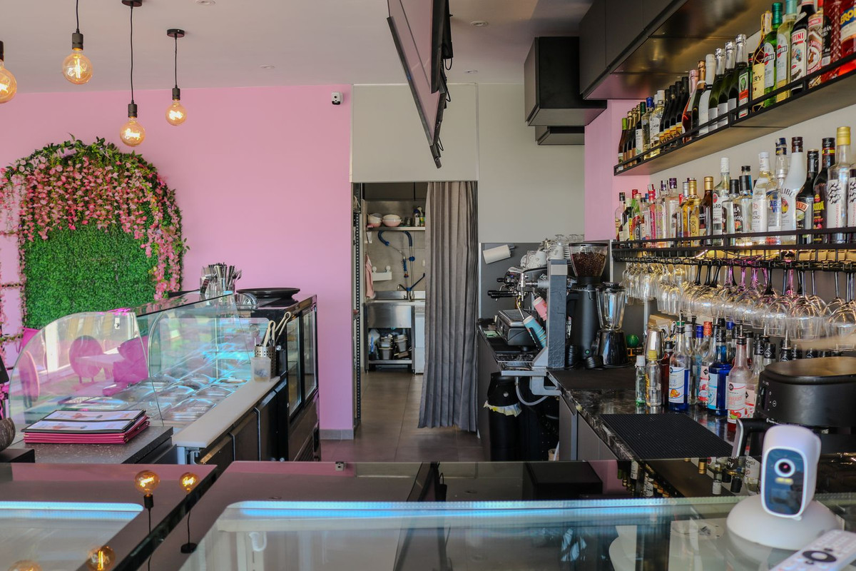Commercial unit for sale in Fuengirola Costa Del Sol, Málaga, Spain