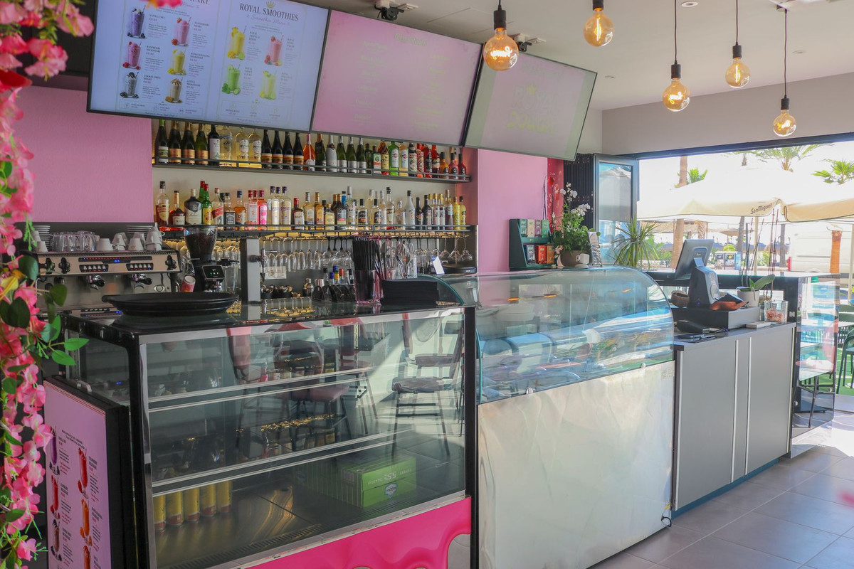 Commercial unit for sale in Fuengirola Costa Del Sol, Málaga, Spain