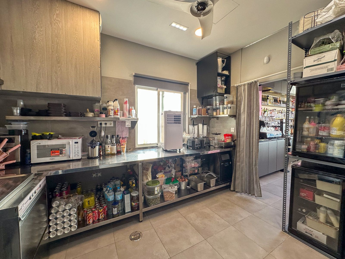 Commercial unit for sale in Fuengirola Costa Del Sol, Málaga, Spain