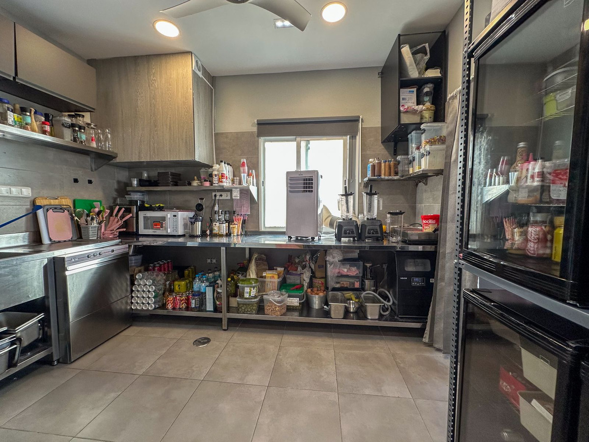 Commercial unit for sale in Fuengirola Costa Del Sol, Málaga, Spain
