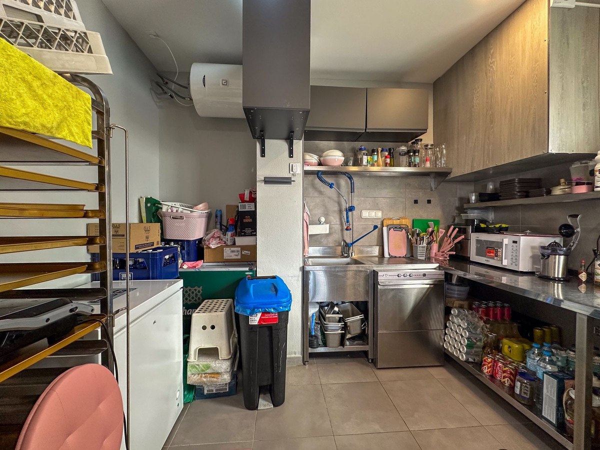 Commercial unit for sale in Fuengirola Costa Del Sol, Málaga, Spain
