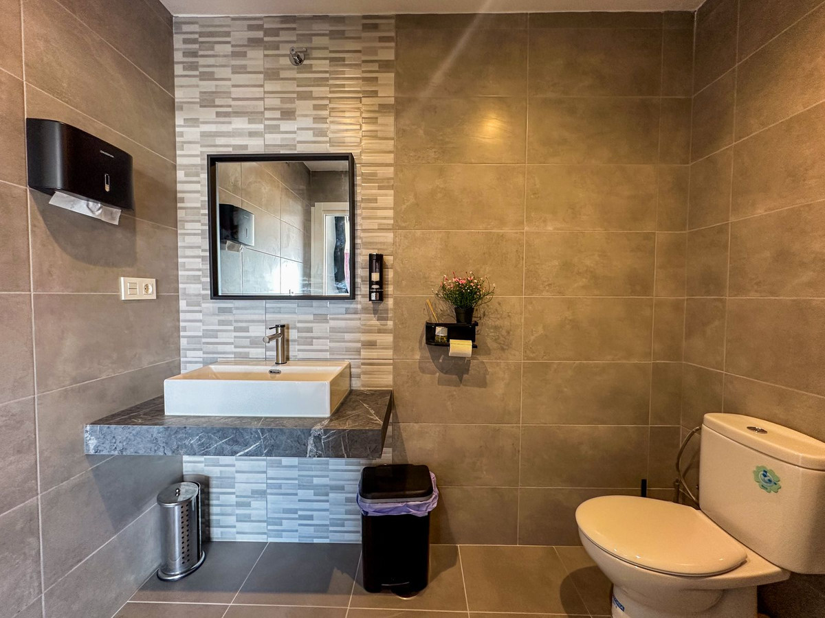 Commercial unit for sale in Fuengirola Costa Del Sol, Málaga, Spain