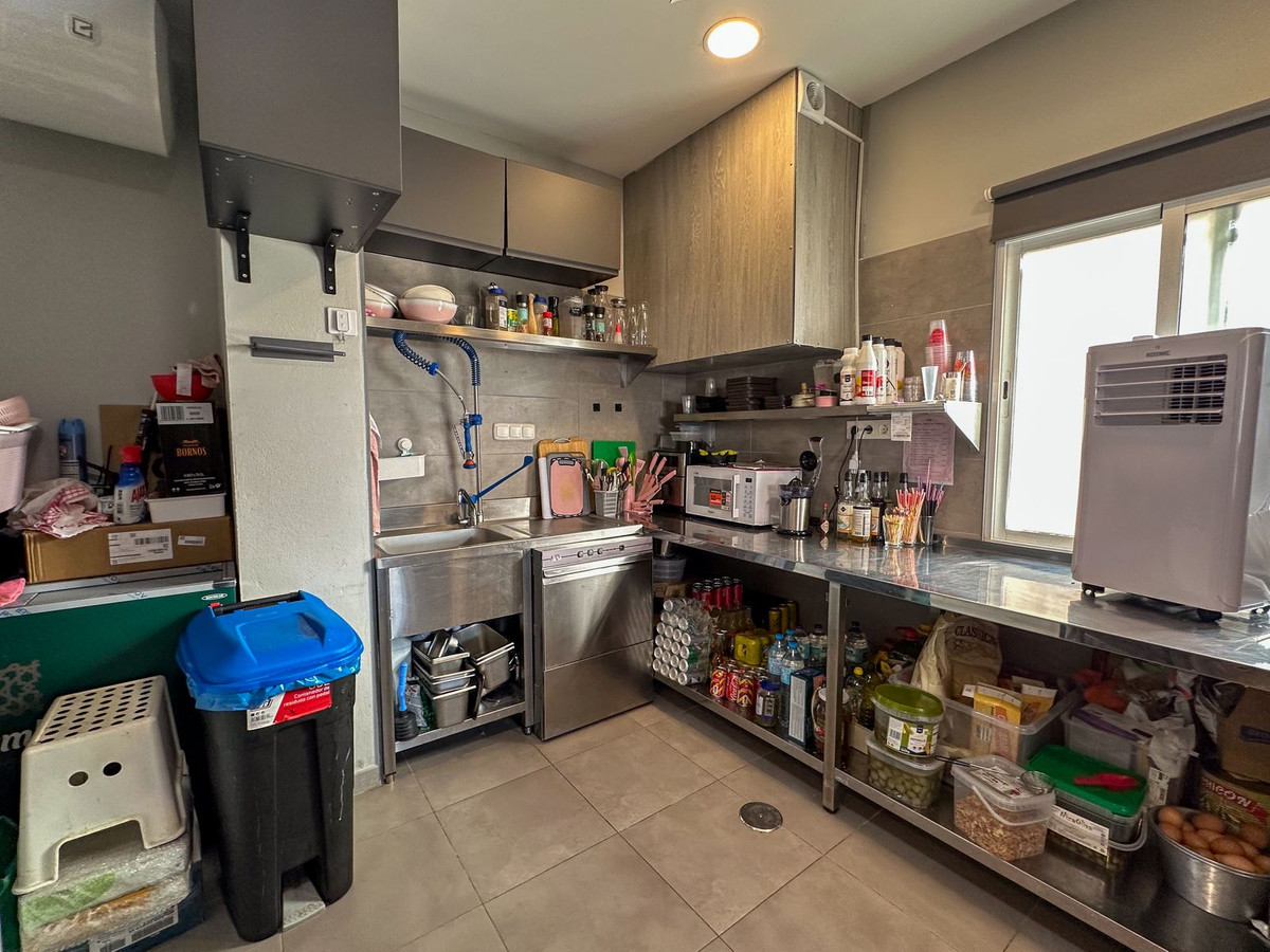 Commercial unit for sale in Fuengirola Costa Del Sol, Málaga, Spain