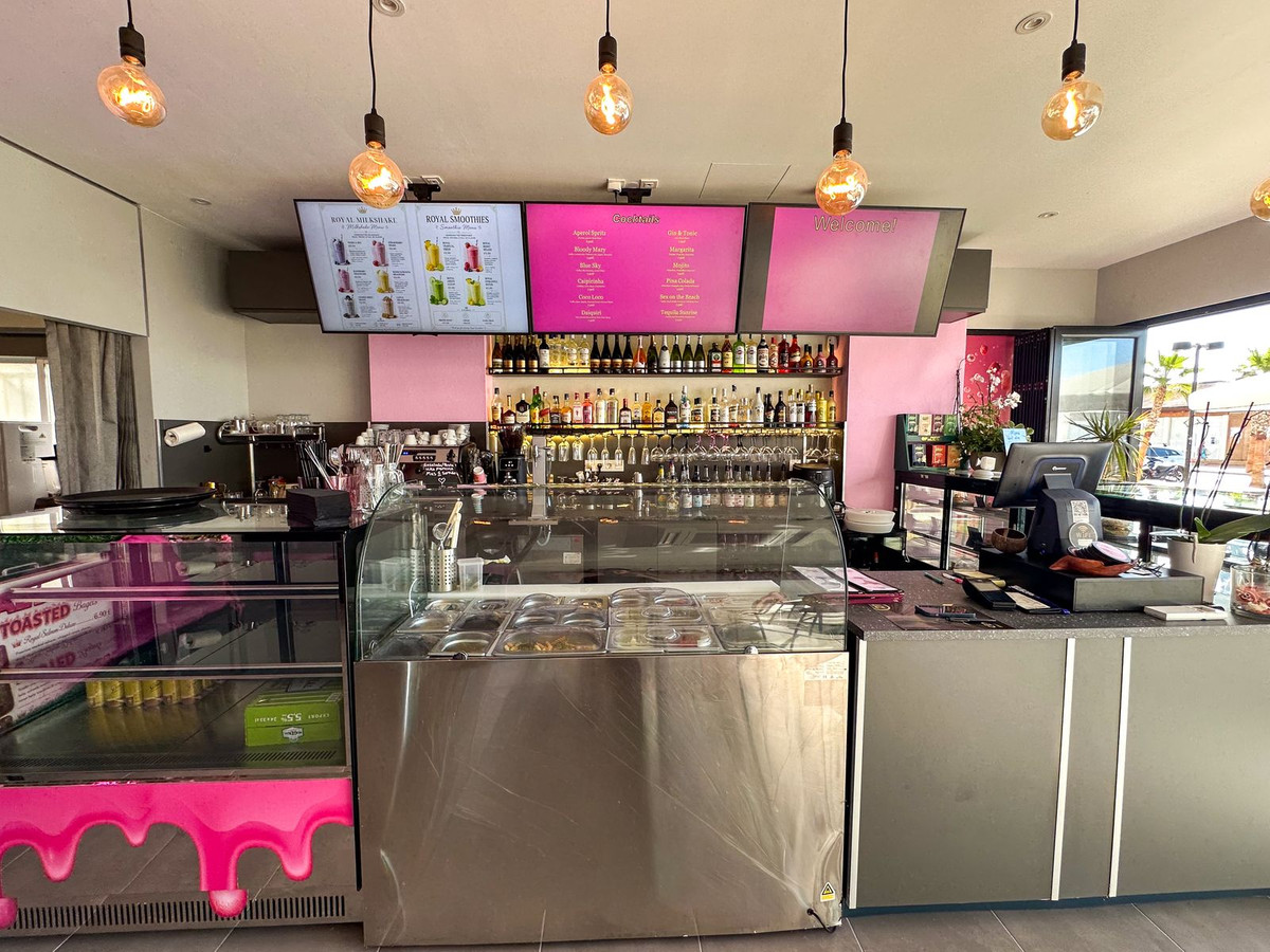 Commercial unit for sale in Fuengirola Costa Del Sol, Málaga, Spain