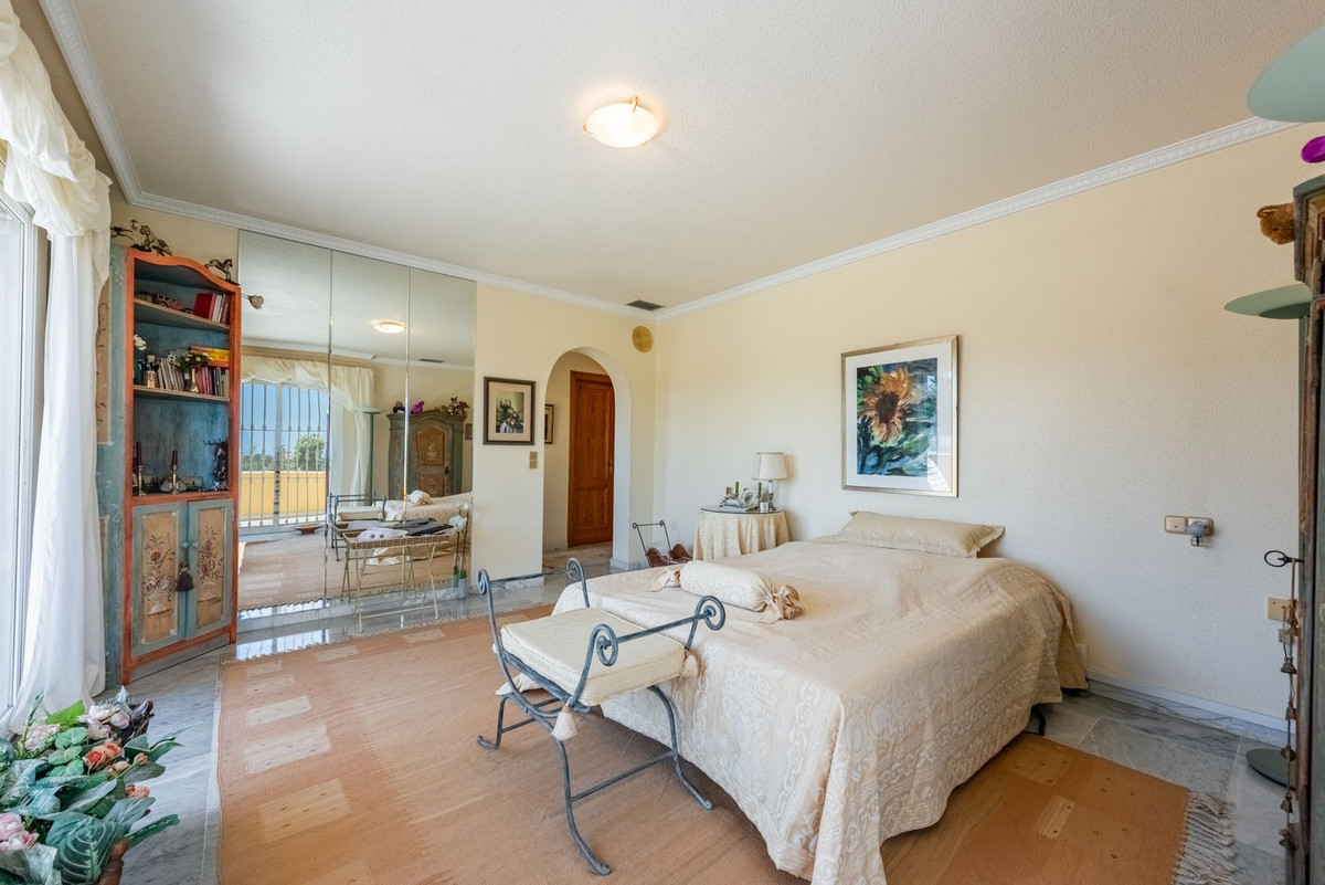 5 Bed Townhouse for sale in Atalaya Costa Del Sol, Málaga, Spain