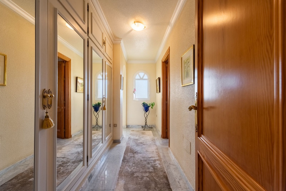 5 Bed Townhouse for sale in Atalaya Costa Del Sol, Málaga, Spain