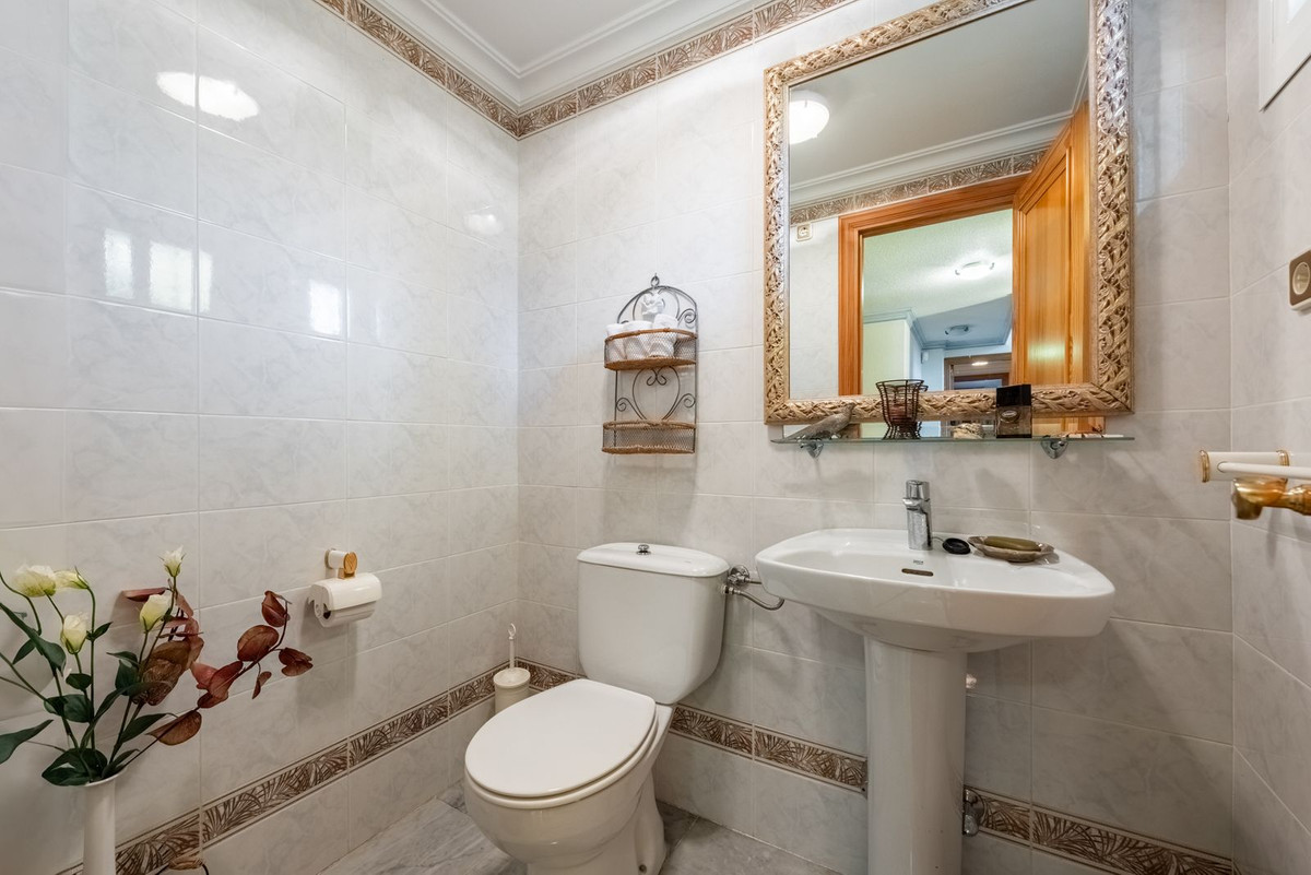 5 Bed Townhouse for sale in Atalaya Costa Del Sol, Málaga, Spain