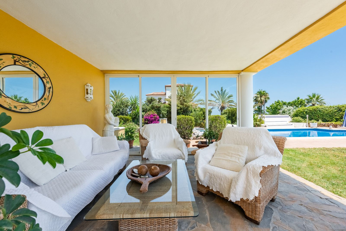 5 Bed Townhouse for sale in Atalaya Costa Del Sol, Málaga, Spain