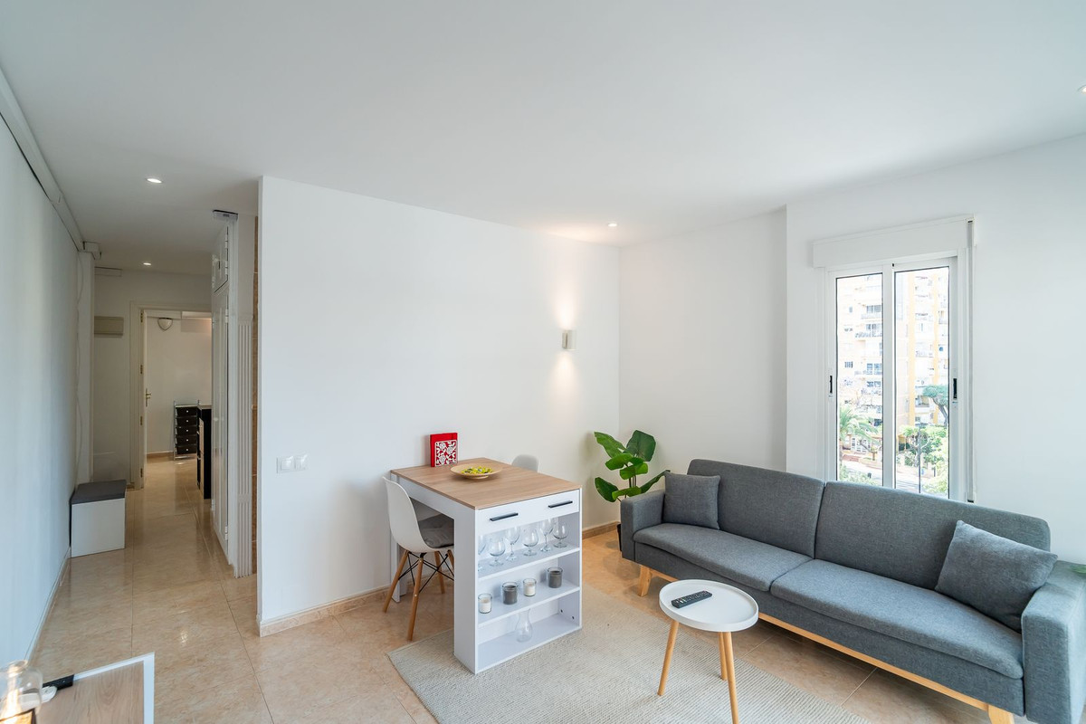 1 Bed Apartment for sale in Arroyo De La Miel Costa Del Sol, Málaga, Spain
