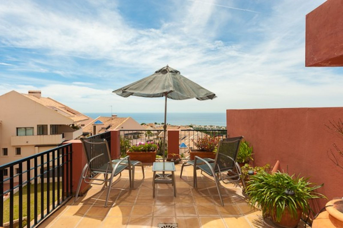 2 Bed Apartment for sale in Calahonda Costa Del Sol, Málaga, Spain
