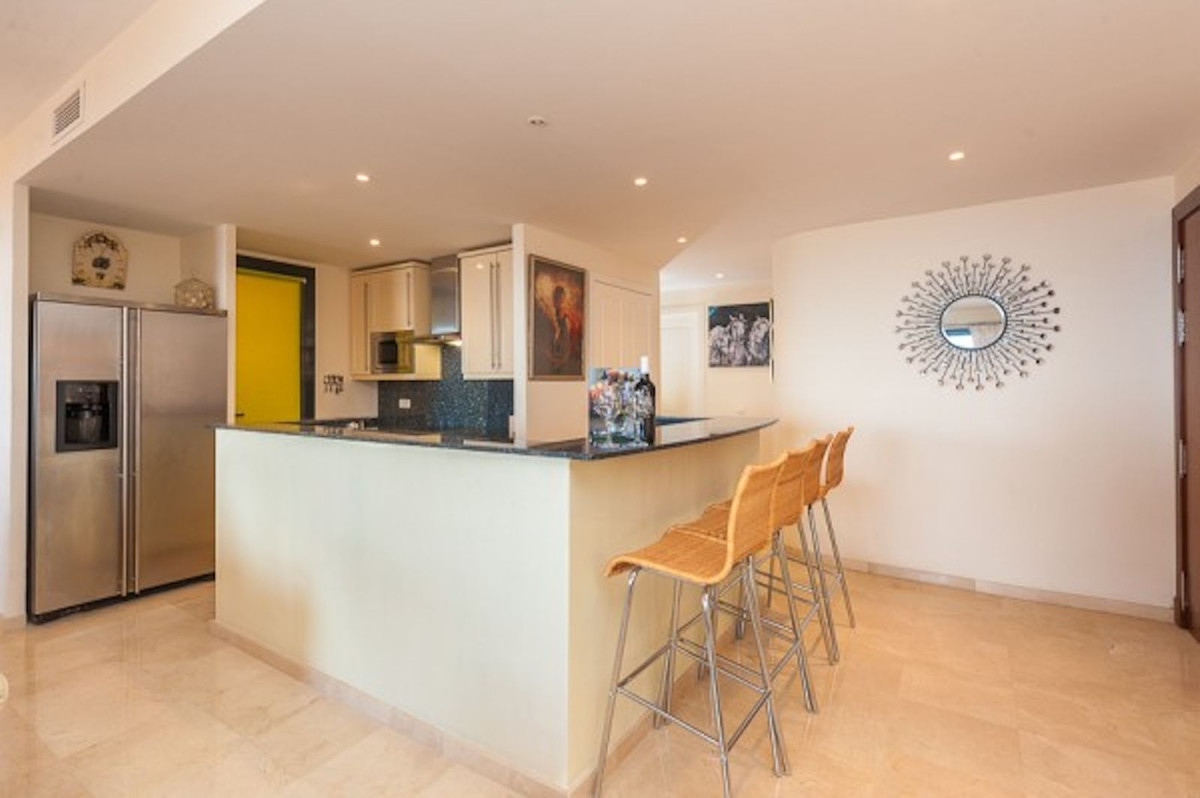 2 Bed Apartment for sale in Calahonda Costa Del Sol, Málaga, Spain
