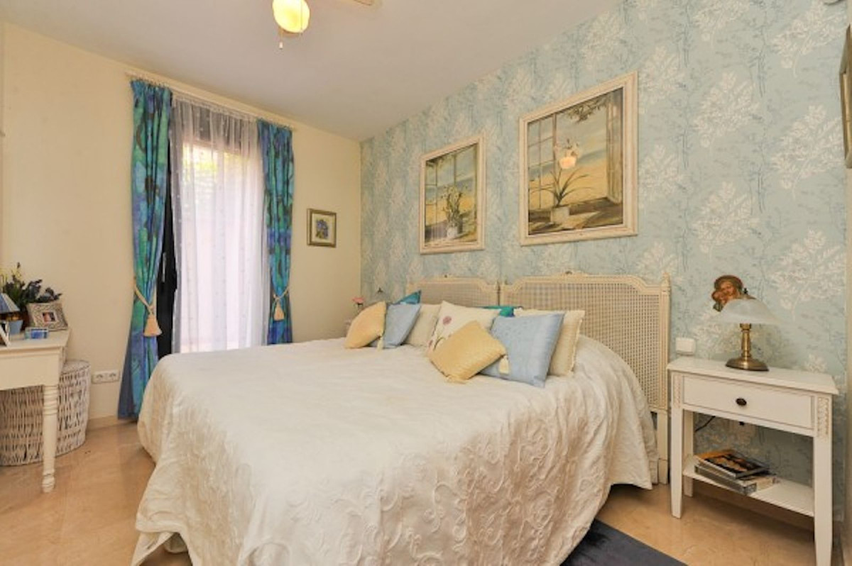 2 Bed Apartment for sale in Calahonda Costa Del Sol, Málaga, Spain
