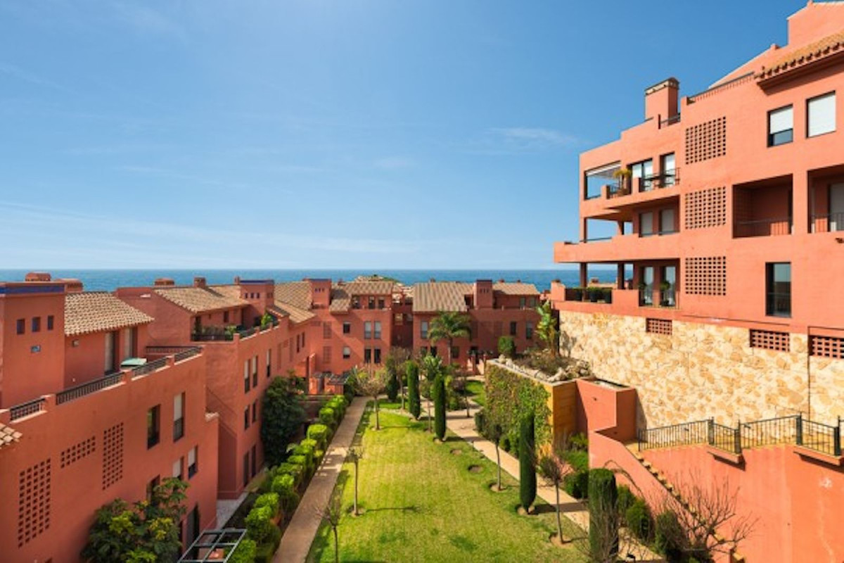 2 Bed Apartment for sale in Calahonda Costa Del Sol, Málaga, Spain