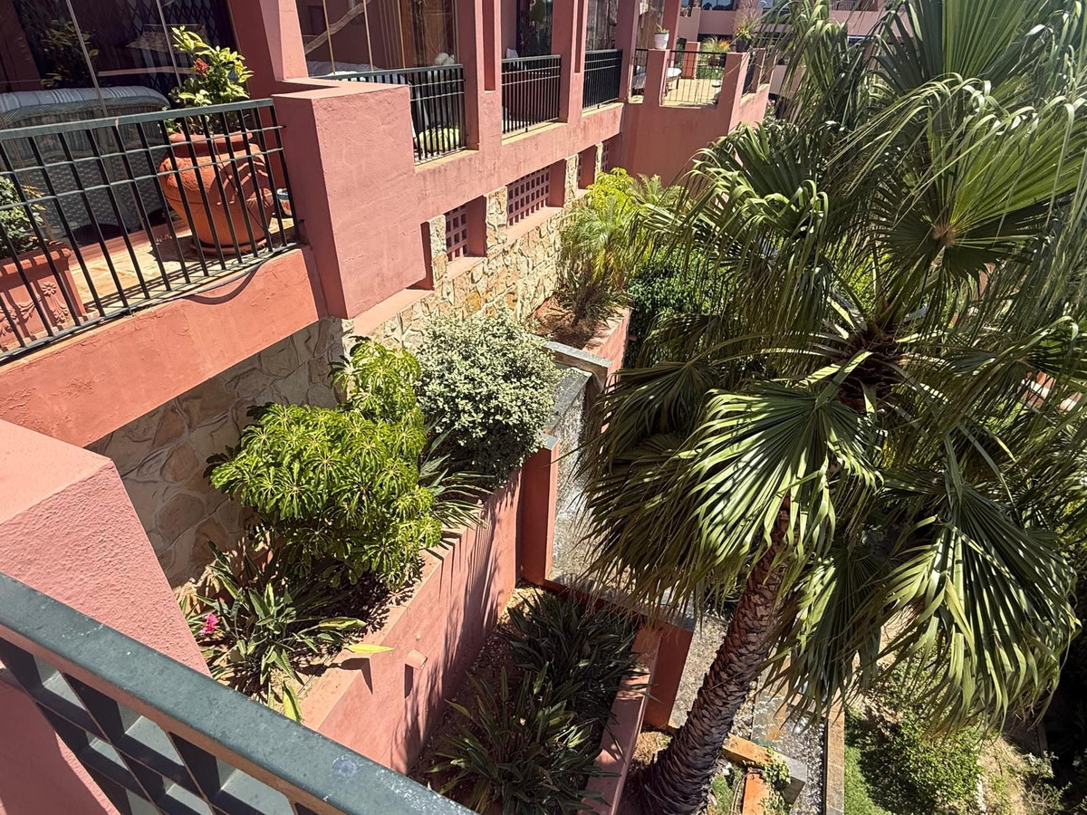 2 Bed Apartment for sale in Calahonda Costa Del Sol, Málaga, Spain