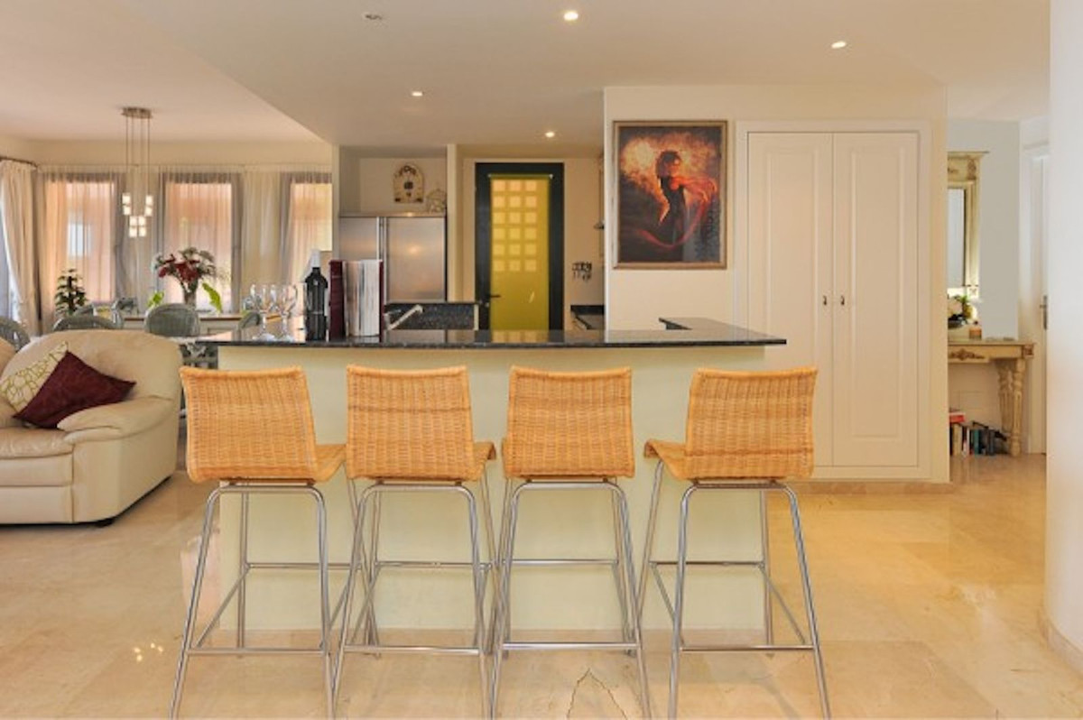2 Bed Apartment for sale in Calahonda Costa Del Sol, Málaga, Spain