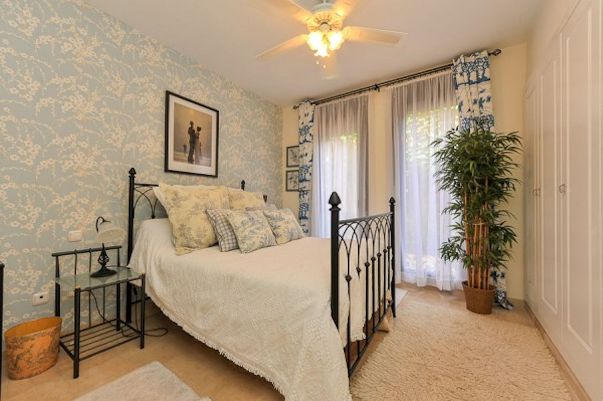 2 Bed Apartment for sale in Calahonda Costa Del Sol, Málaga, Spain
