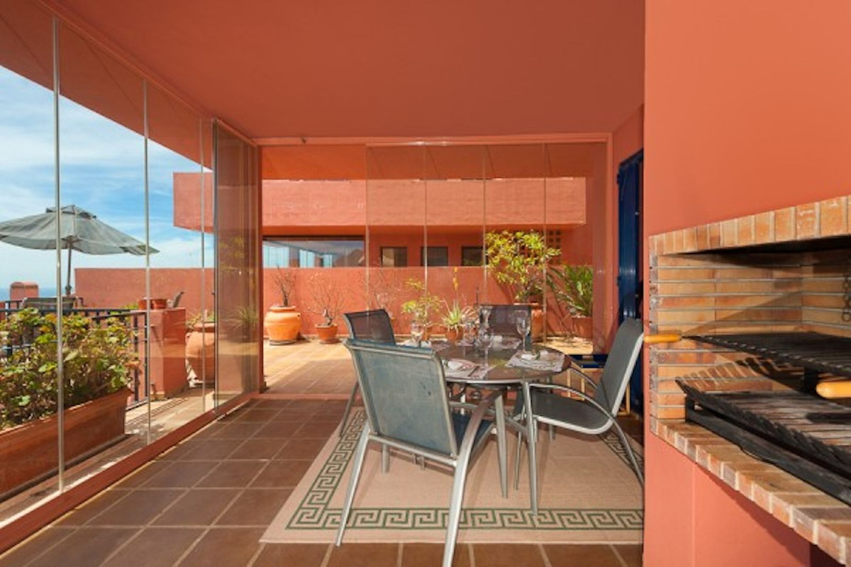 2 Bed Apartment for sale in Calahonda Costa Del Sol, Málaga, Spain