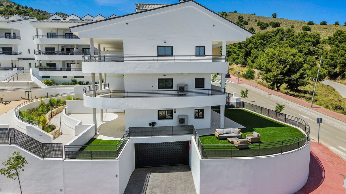 3 Bed Apartment for sale in Benalmadena Costa Del Sol, Málaga, Spain