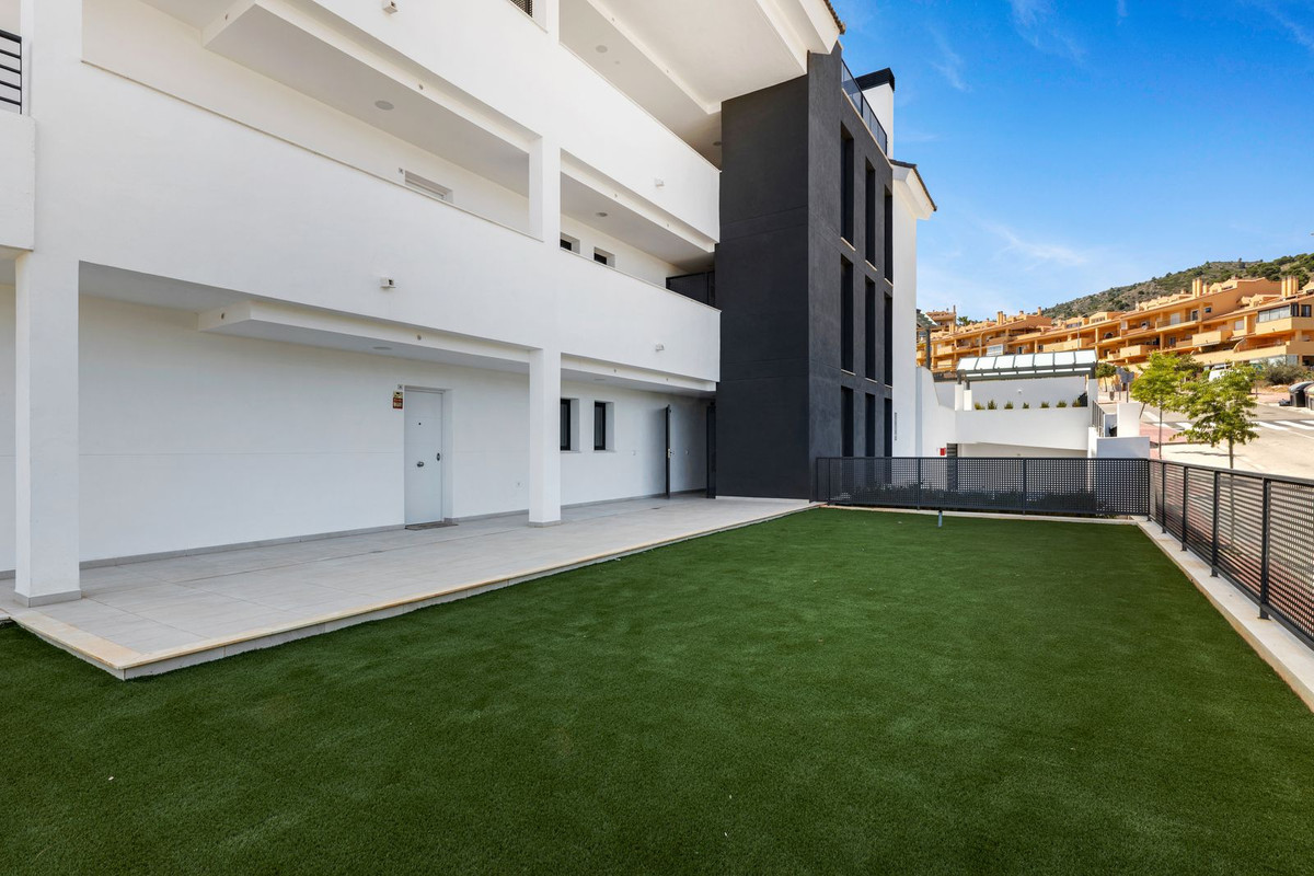 3 Bed Apartment for sale in Benalmadena Costa Del Sol, Málaga, Spain
