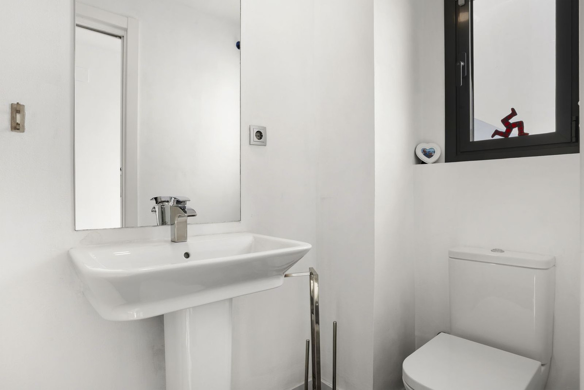 4 Bed Townhouse for sale in Estepona Costa Del Sol, Málaga, Spain