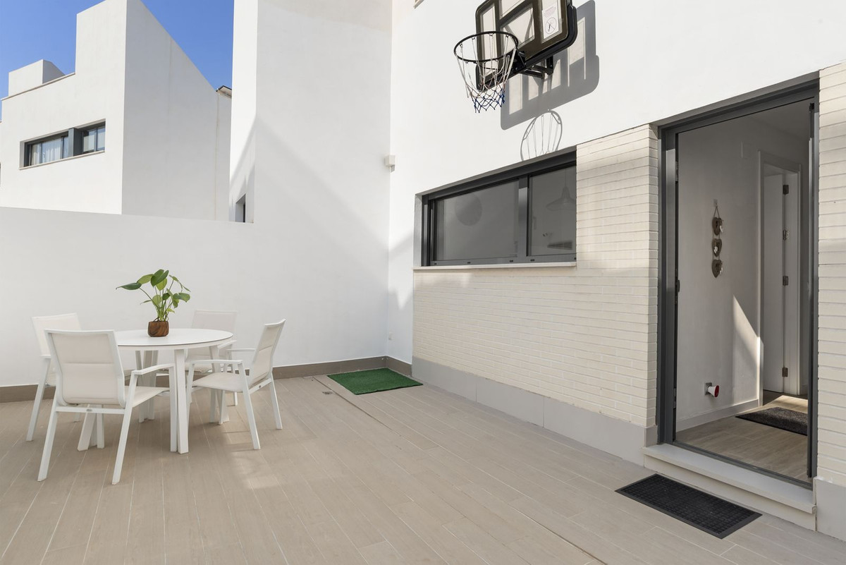 4 Bed Townhouse for sale in Estepona Costa Del Sol, Málaga, Spain