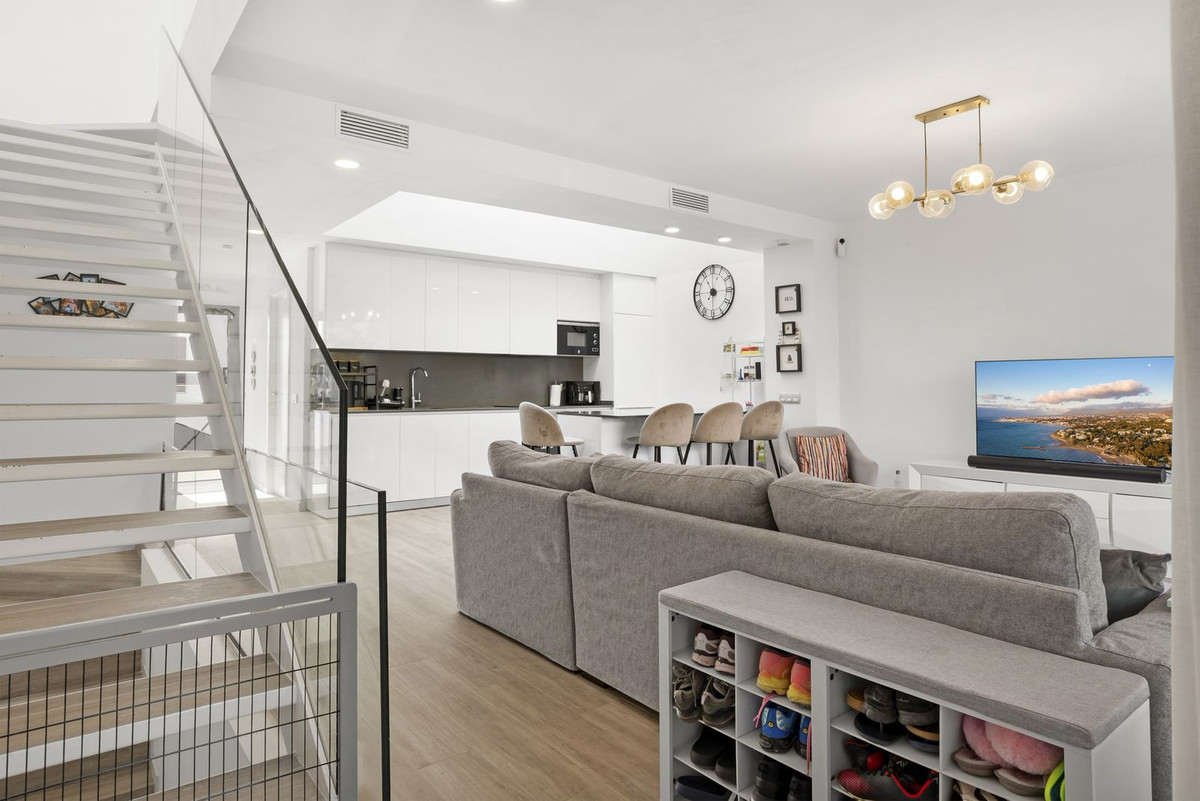 4 Bed Townhouse for sale in Estepona Costa Del Sol, Málaga, Spain