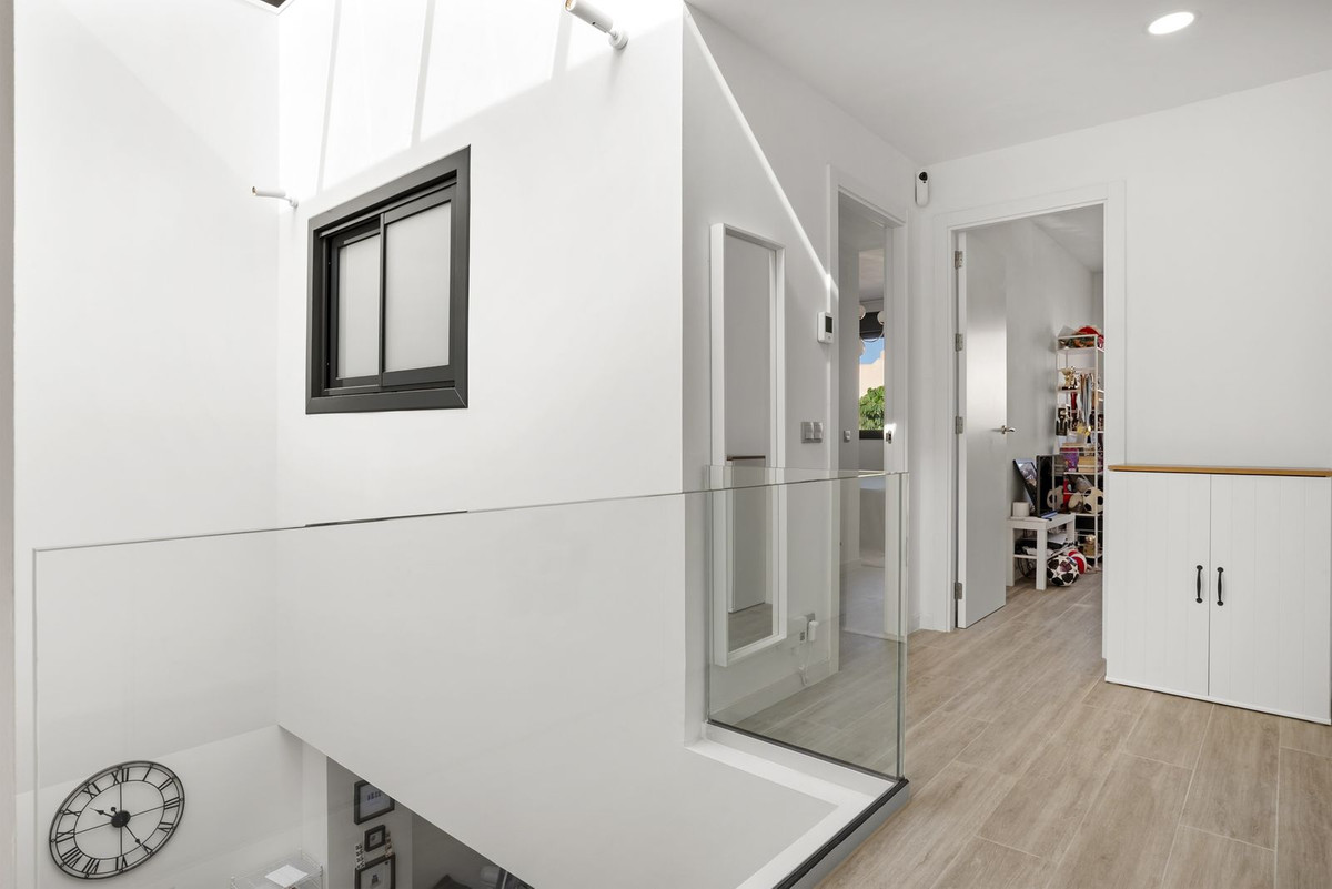 4 Bed Townhouse for sale in Estepona Costa Del Sol, Málaga, Spain