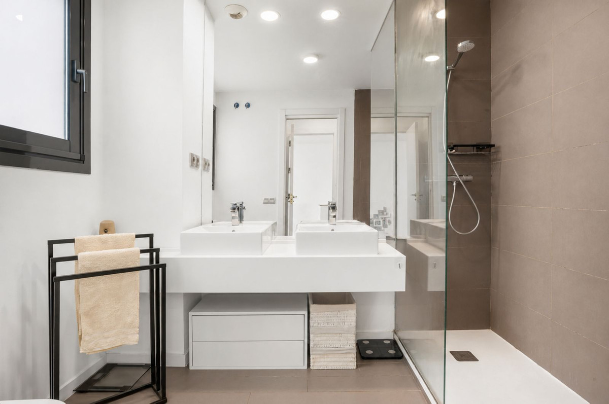 4 Bed Townhouse for sale in Estepona Costa Del Sol, Málaga, Spain