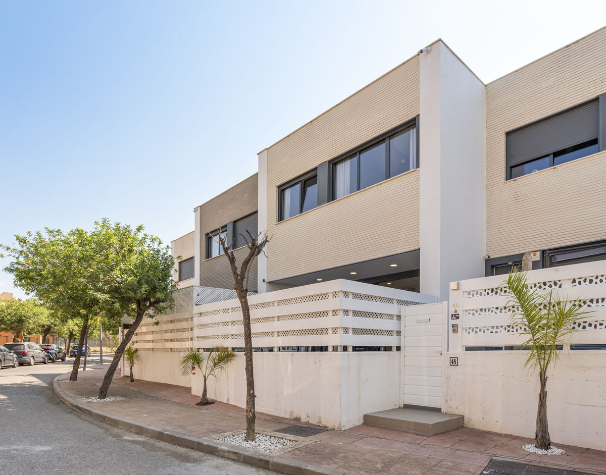 4 Bed Townhouse for sale in Estepona Costa Del Sol, Málaga, Spain
