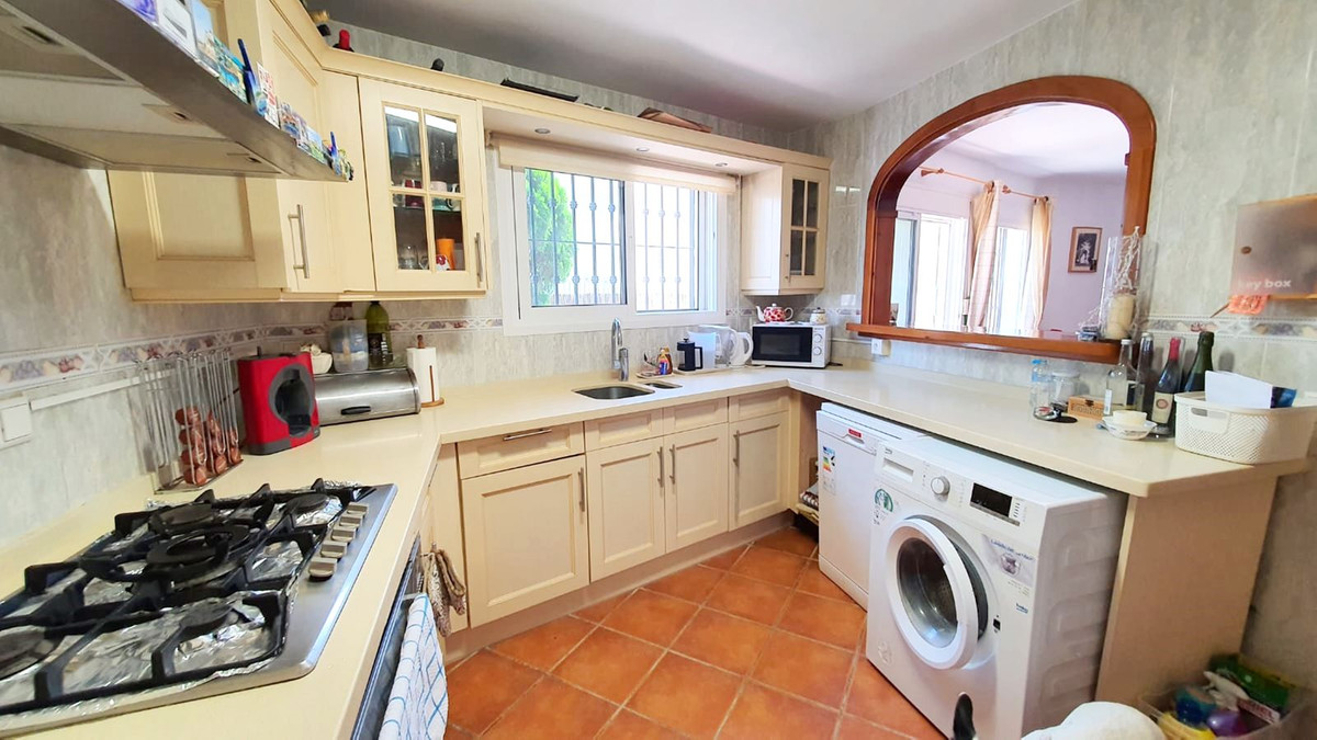 4 Bed Townhouse for sale in Torreblanca Costa Del Sol, Málaga, Spain