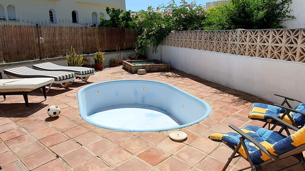 4 Bed Townhouse for sale in Torreblanca Costa Del Sol, Málaga, Spain