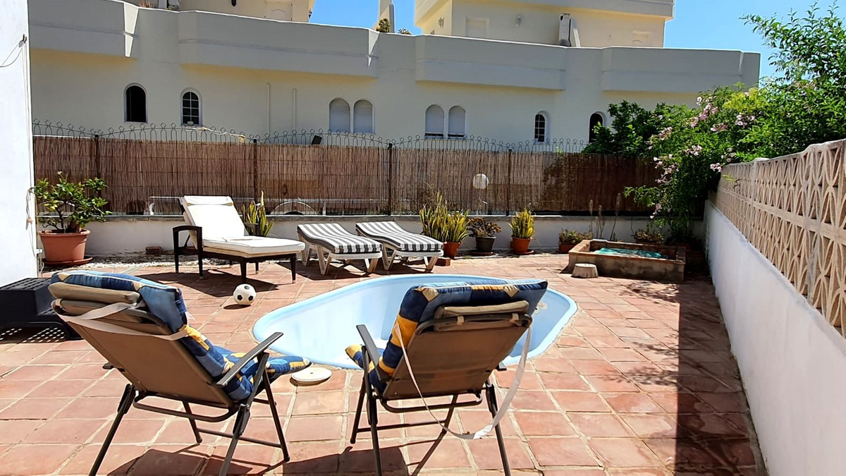 4 Bed Townhouse for sale in Torreblanca Costa Del Sol, Málaga, Spain