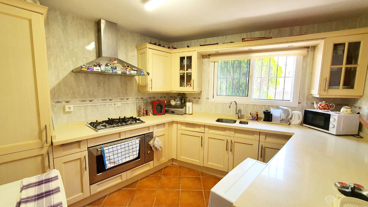 4 Bed Townhouse for sale in Torreblanca Costa Del Sol, Málaga, Spain