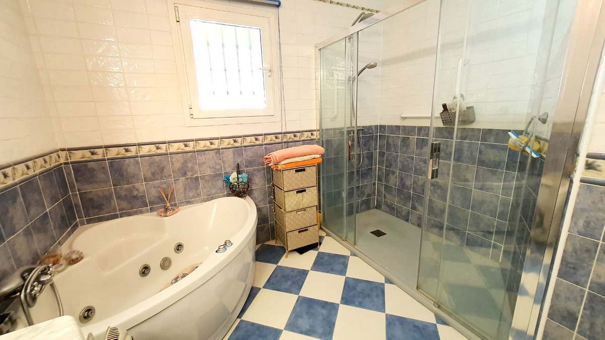 4 Bed Townhouse for sale in Torreblanca Costa Del Sol, Málaga, Spain