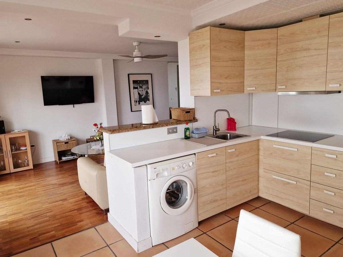 2 Bed Apartment for sale in Estepona Costa Del Sol, Málaga, Spain