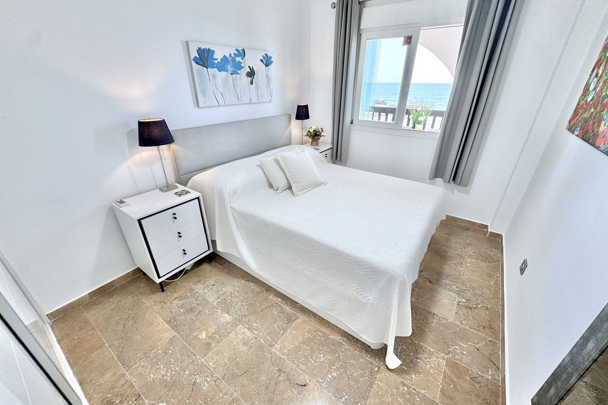 2 Bed Apartment for sale in Calahonda Costa Del Sol, Málaga, Spain