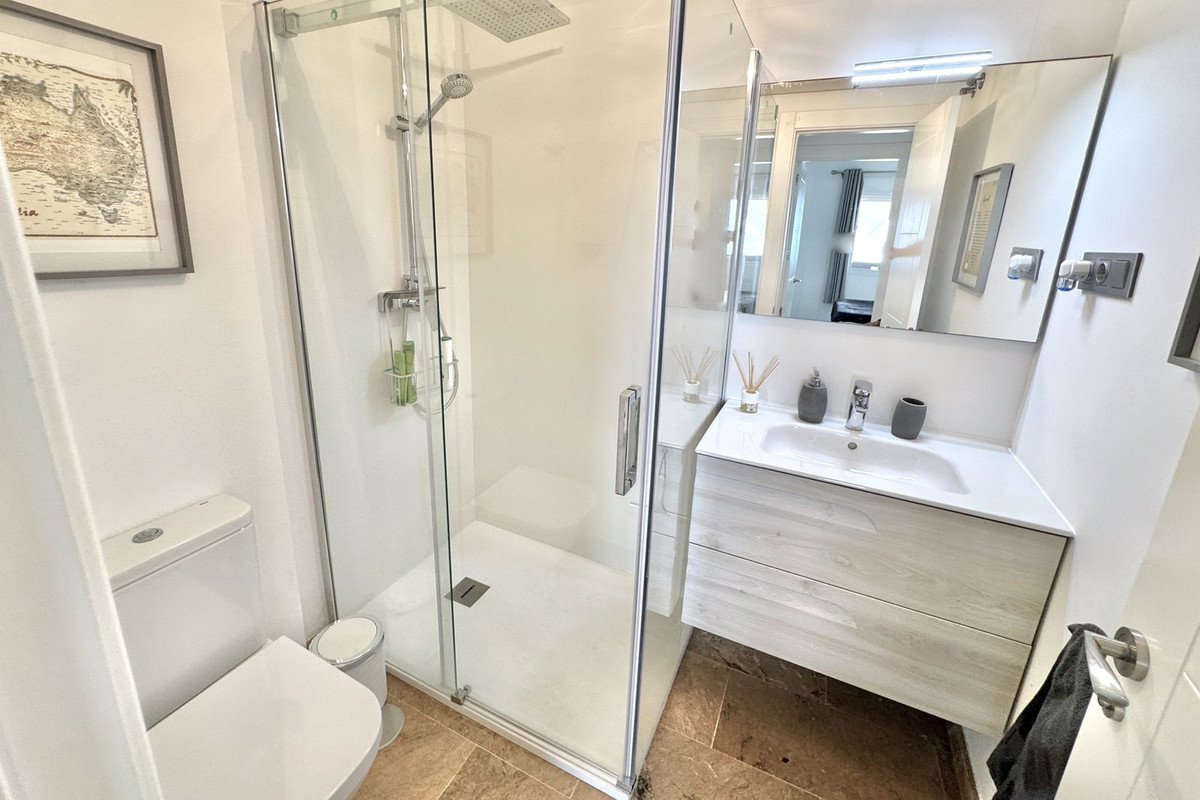 2 Bed Apartment for sale in Calahonda Costa Del Sol, Málaga, Spain