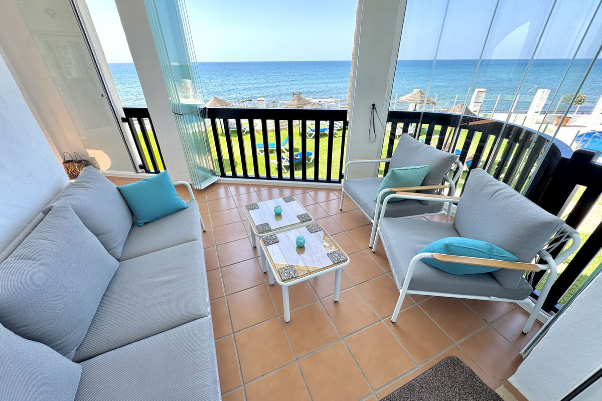 2 Bed Apartment for sale in Calahonda Costa Del Sol, Málaga, Spain