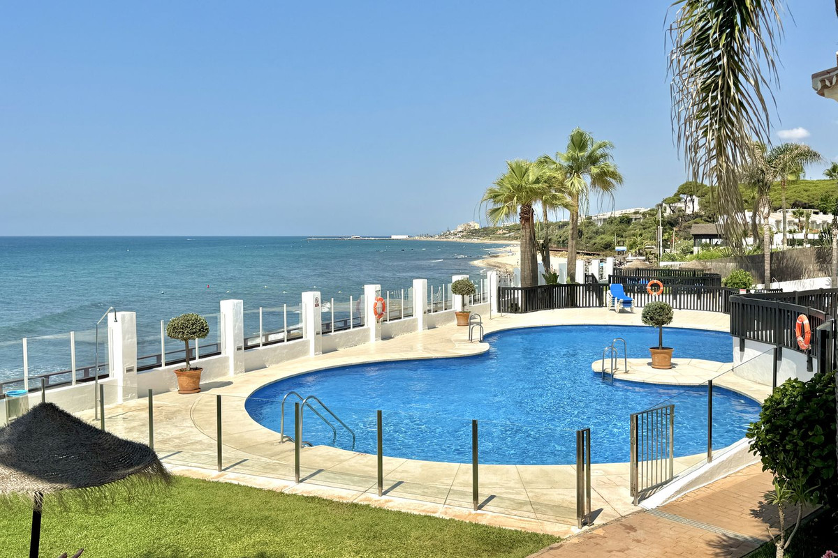 2 Bed Apartment for sale in Calahonda Costa Del Sol, Málaga, Spain