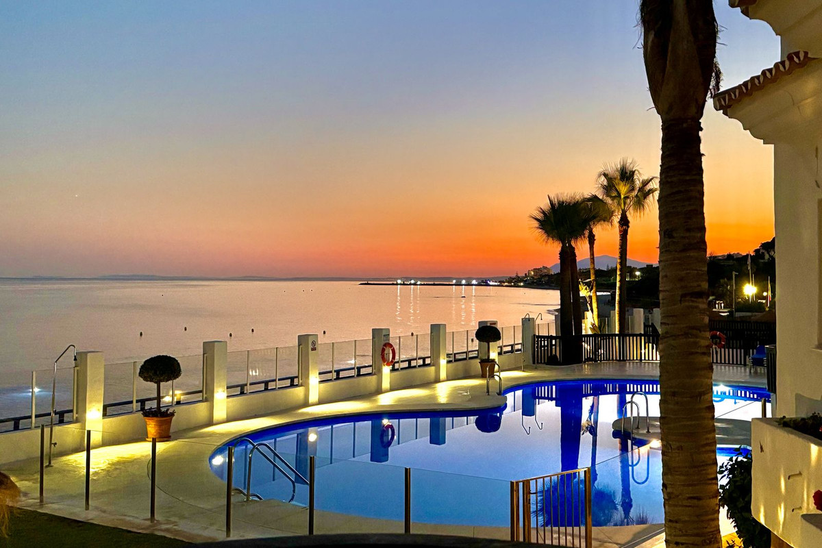 2 Bed Apartment for sale in Calahonda Costa Del Sol, Málaga, Spain