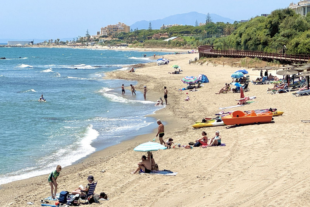 2 Bed Apartment for sale in Calahonda Costa Del Sol, Málaga, Spain