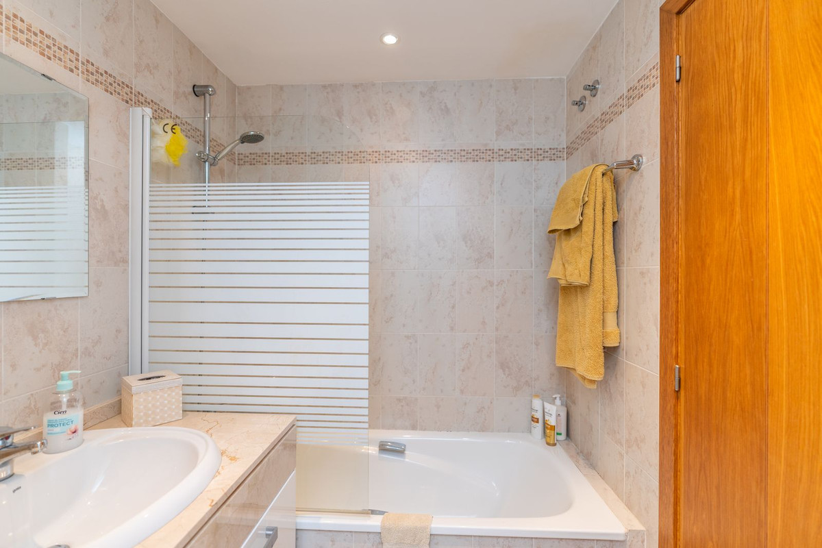 2 Bed Apartment for sale in Selwo Costa Del Sol, Málaga, Spain