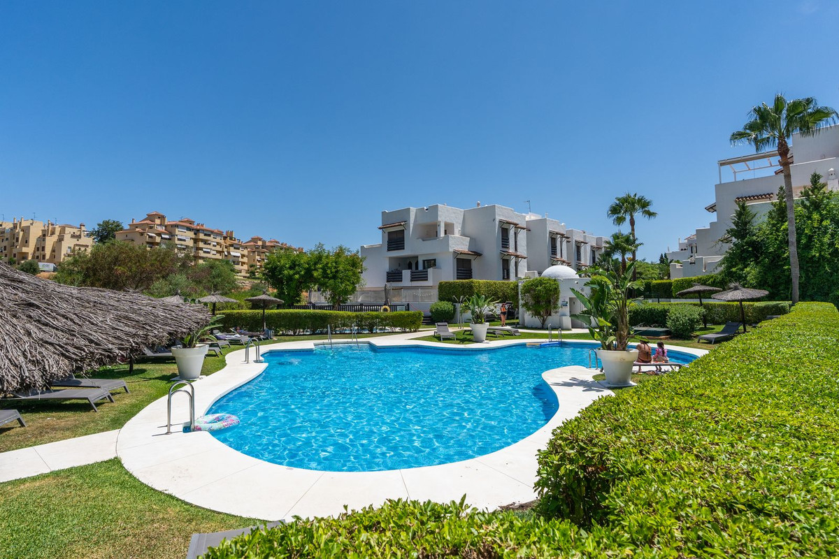 2 Bed Apartment for sale in Selwo Costa Del Sol, Málaga, Spain