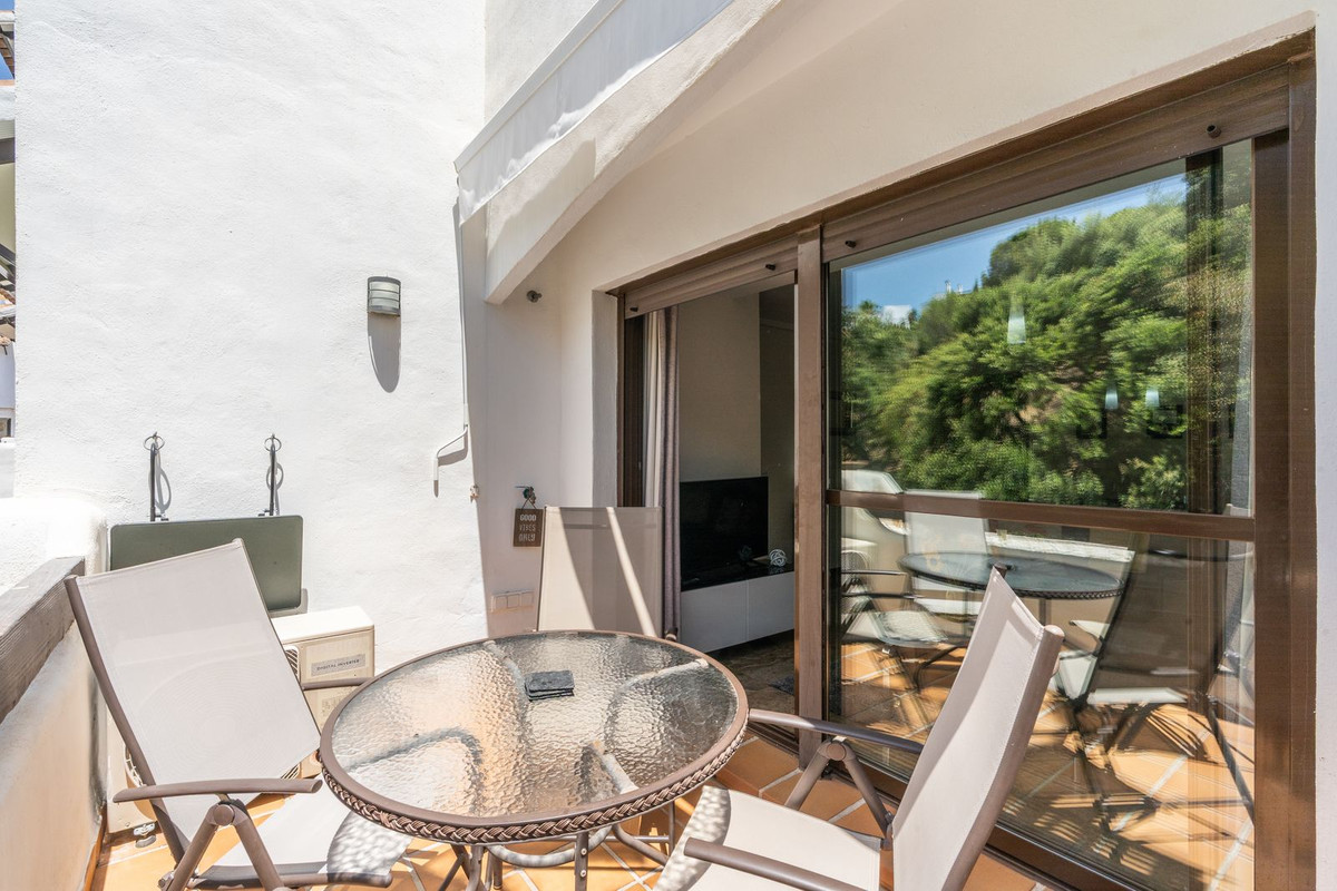 2 Bed Apartment for sale in Selwo Costa Del Sol, Málaga, Spain