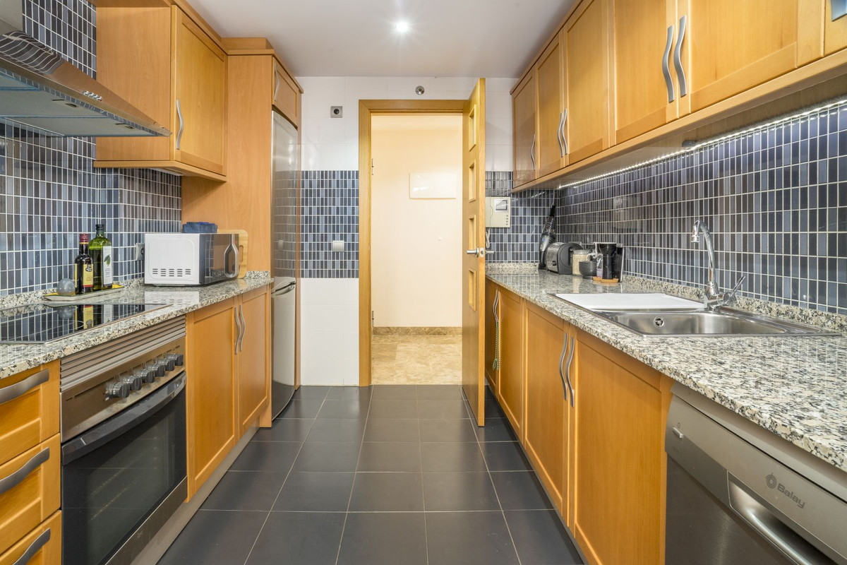 2 Bed Apartment for sale in Estepona Costa Del Sol, Málaga, Spain