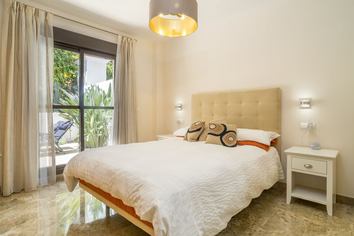2 Bed Apartment for sale in Estepona Costa Del Sol, Málaga, Spain